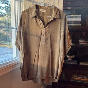 Carly Jean Los Angeles Short Sleeve Top